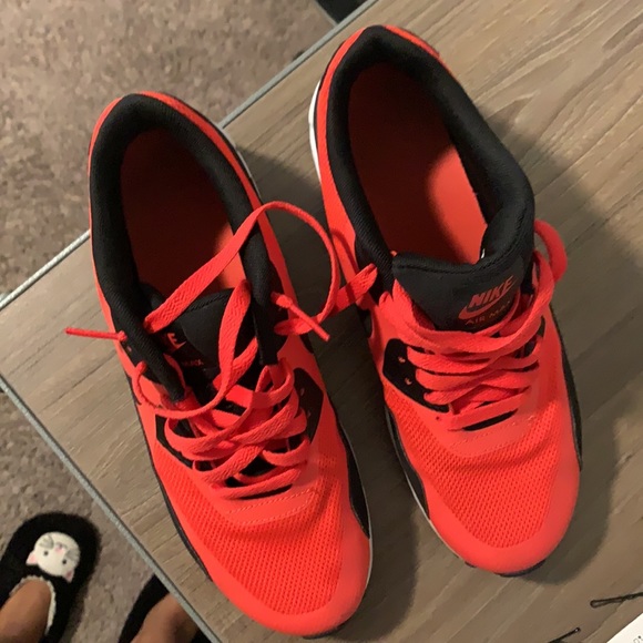 Limited Edition Nike Air Max 90 - Picture 2 of 3